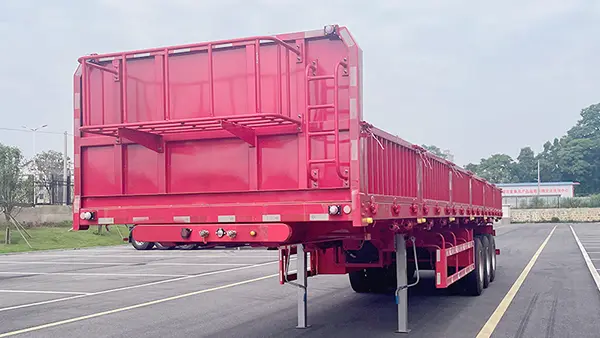 Trailer pembuangan ringan yang dapat dibalik ke samping meningkatkan efisiensi pembongkaran muatan massal