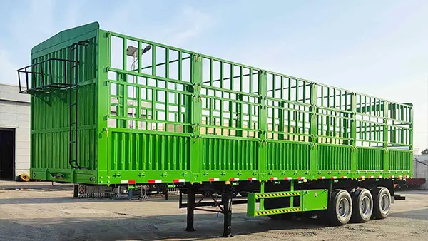 Semi-trailer bergaris lurus ringan memungkinkan pengangkutan massal ramah lingkungan